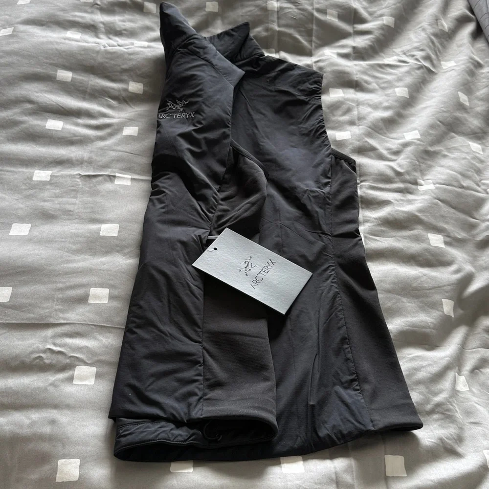 Arc'teryx Women's Black Vest - Picture 6 of 7